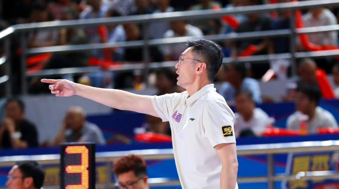 关于北京首钢训练开放日；今晚豪取连胜引欢呼；CBA季后赛在即；团队化学反应显著的信息九游体育