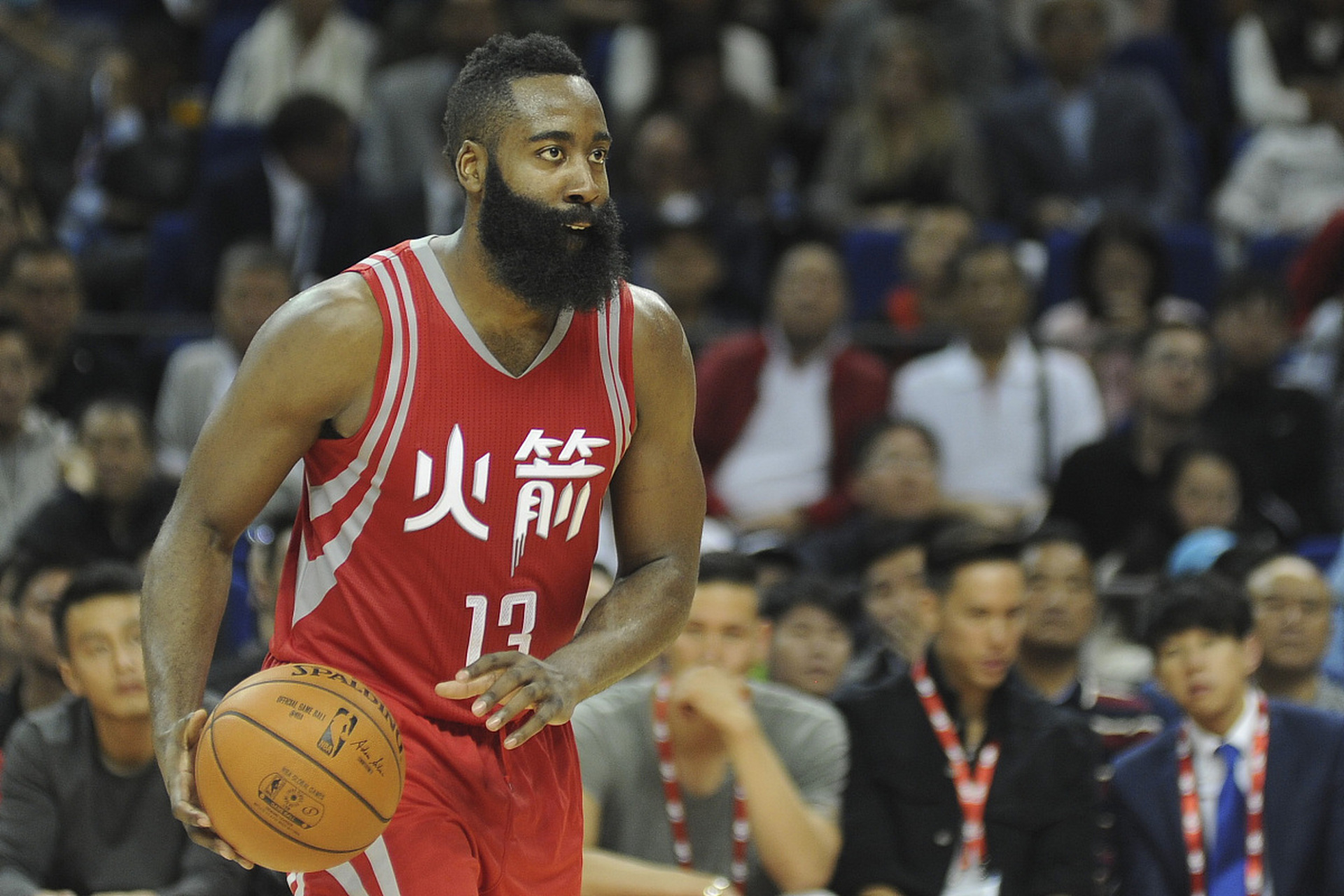 费城76人迎葡超关键赛，加时末段豪取连胜，赛场秩序良好，年轻球员得到机会的简单介绍