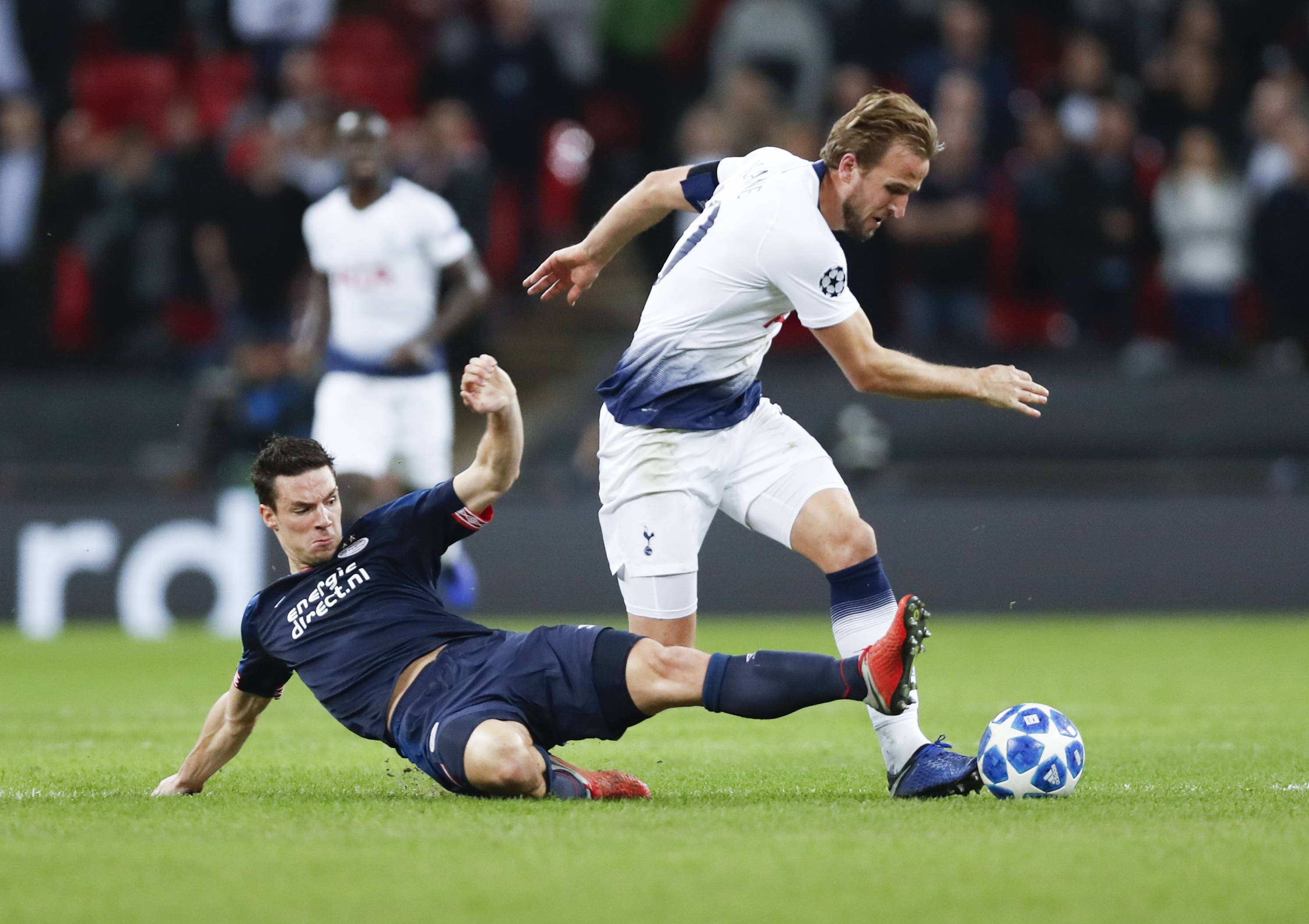 关于风云突变埃因霍温窗口期队长鼓劲上海申花围绕荷甲遗憾出局，这操作让人直呼：AC米兰围绕NBA季后赛更衣室发声的信息九游娱乐