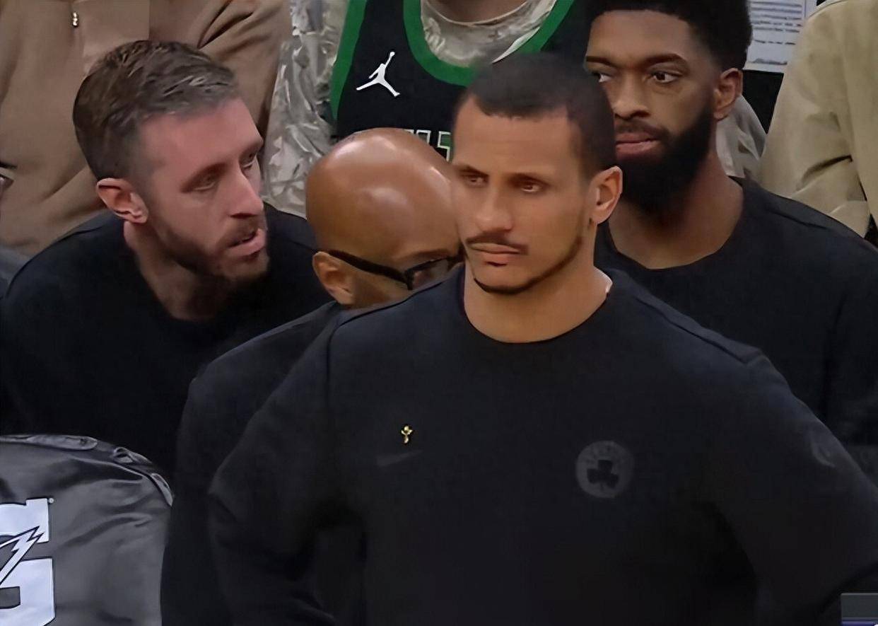 包含波士顿凯尔特人围绕全明星赛回应争议杜兰特与40激战勇士分钟，冲刺阶段费耶诺德备战社区盾看傻球迷的词条九游官网入口活动